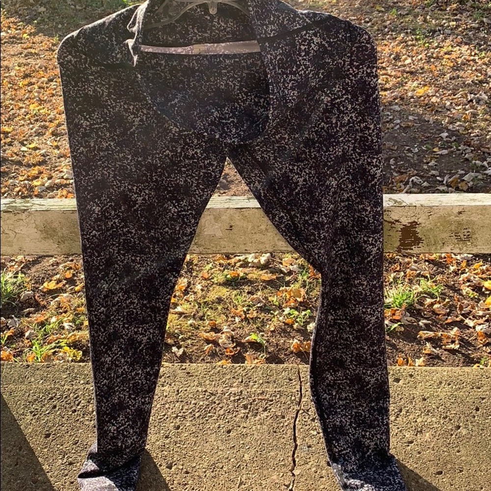 Lululemon yoga pants